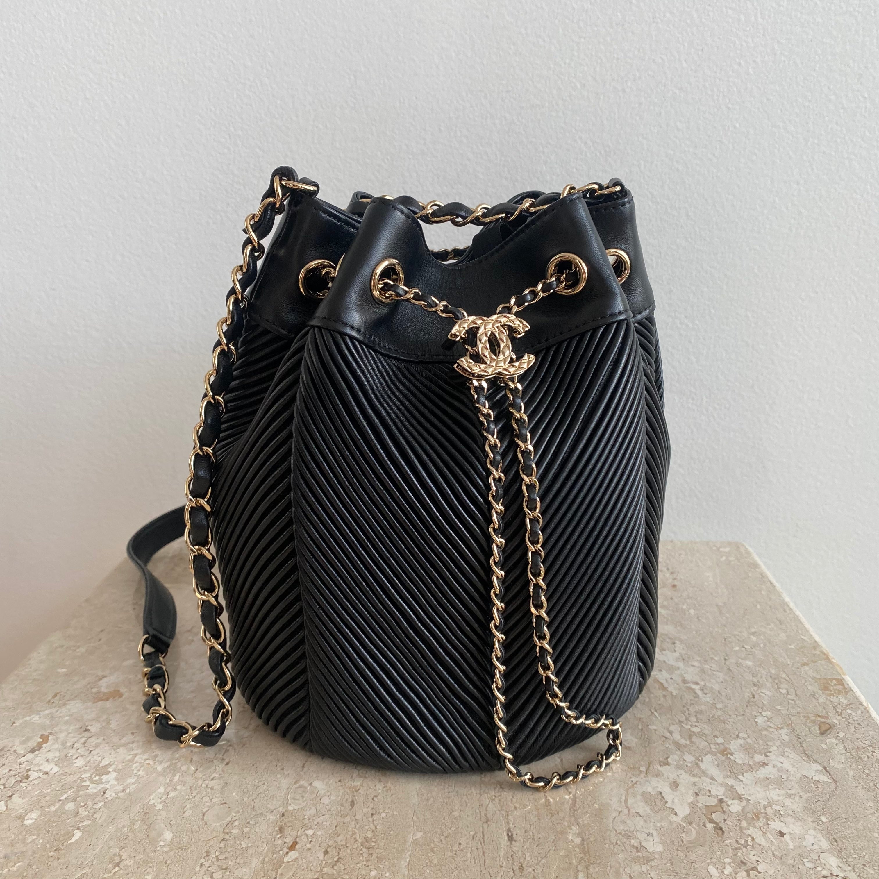 CHANEL BUCKET BAG #33 CHANEL BUCKET BAG